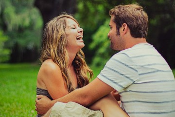 engagement pictures and engagement portraits taken at middleton plantation by charleston wedding photographers king street studios