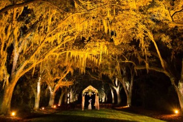 charleston weddings, charleston wedding photography, wedding pictures and wedding photos at legare waring house by charleston wedding photographers king street studios